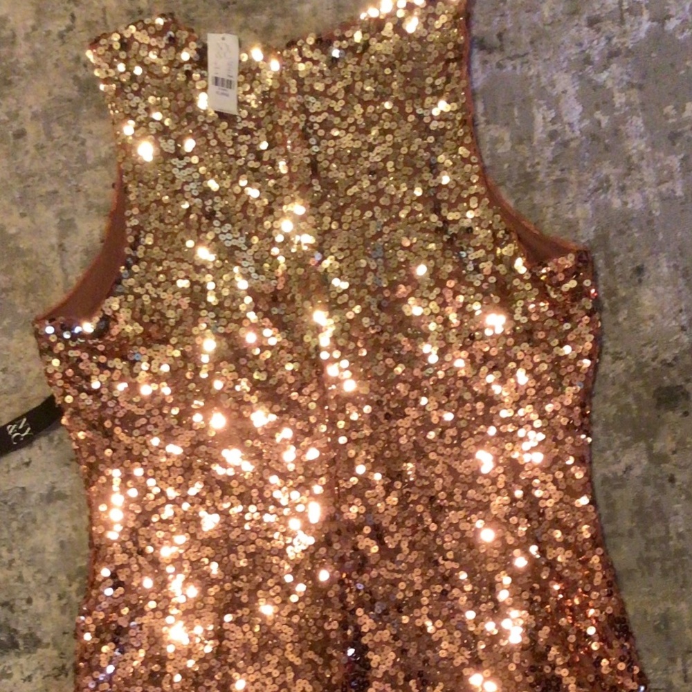 Dress - Picture 2 of 4
